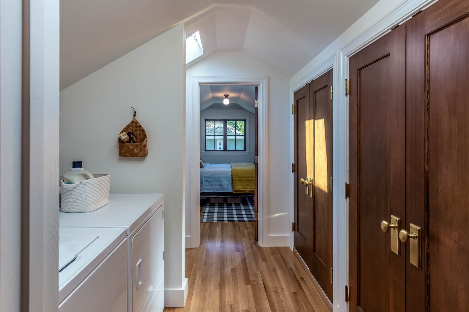 attic-remodeling-idea-laundy-room