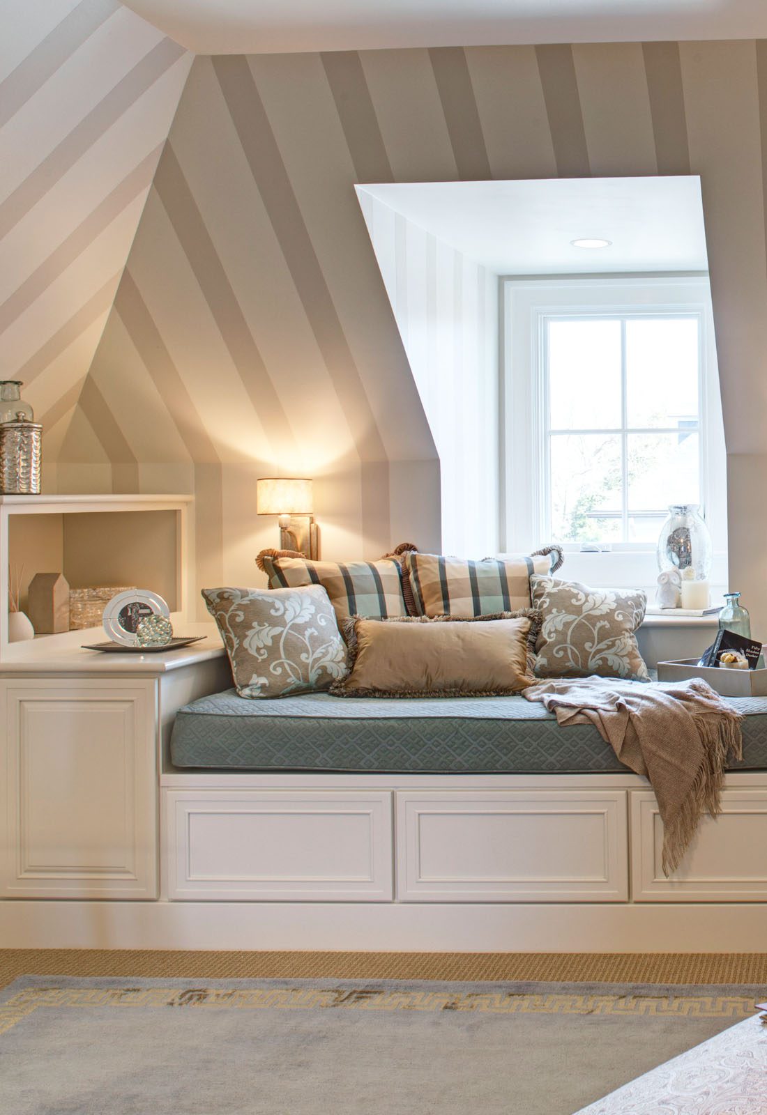 attic-remodeling-idea-reading-room